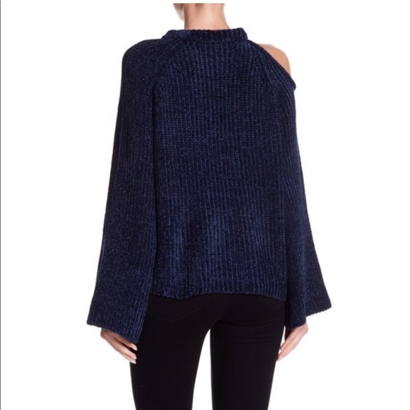NWT 1. State Bell Sleeve Cold Shoulder Sweater - Picture 2 of 4
